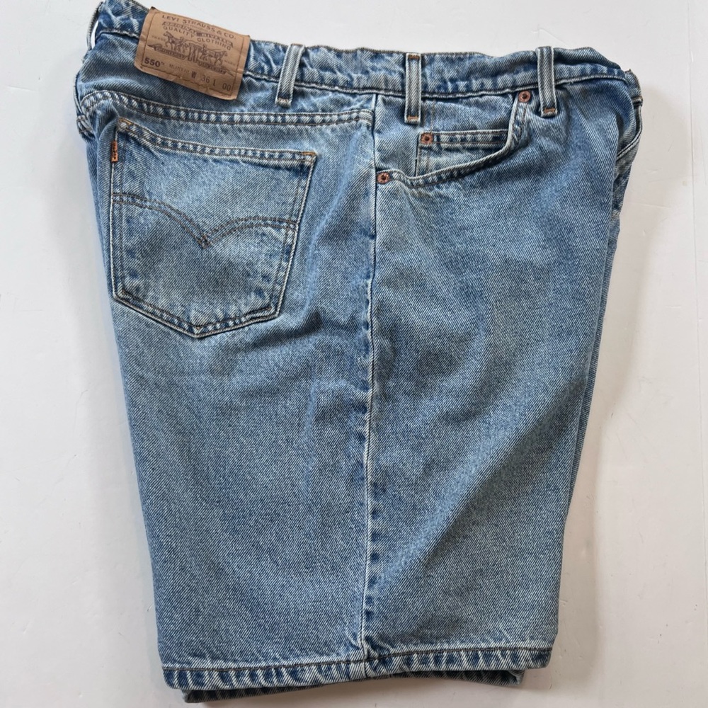 ❌SOLD❌ Relaxed Levi 550 Shorts - Picture 6 of 9